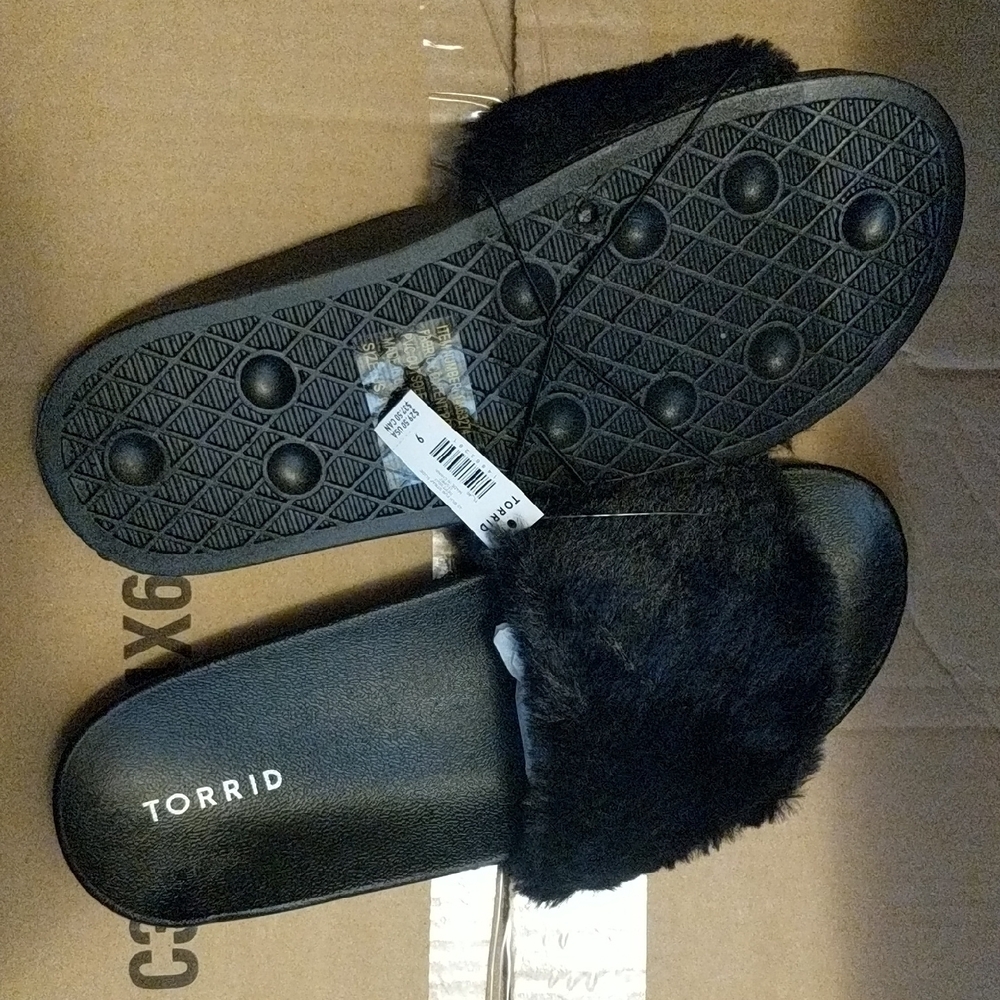 Torrid Women's Black Fuzzy Slide Sandals